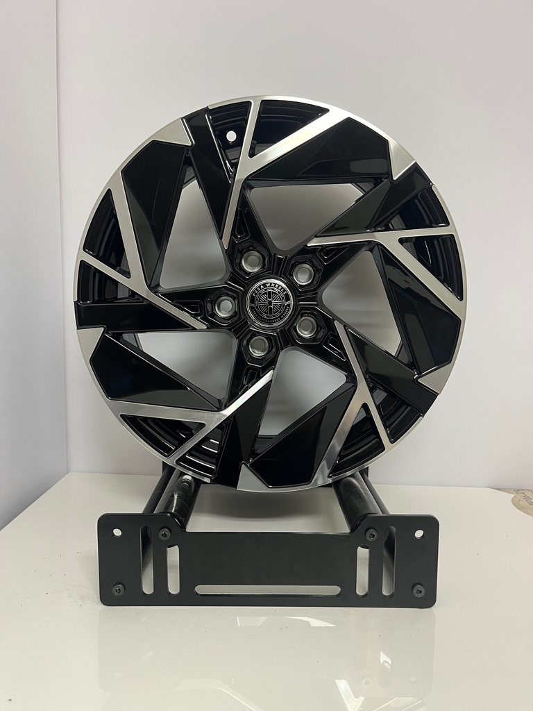 JANTE SR08 7X17 5X114.3 ET35 CB66.1 BMF