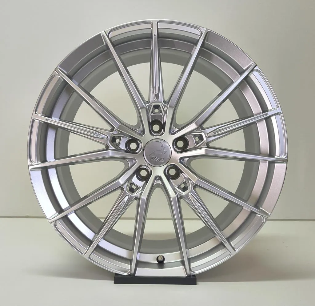 JANTE FAV1-72-4 8X18 5X112 ET40 CB66.6 GLOSS SILVER